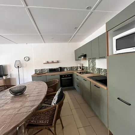 Domaine De 600m De La Climatisee 3 6 Couchages Terrasse Wifi Animations Et Piscines En Supplement Lrpdsd7 *